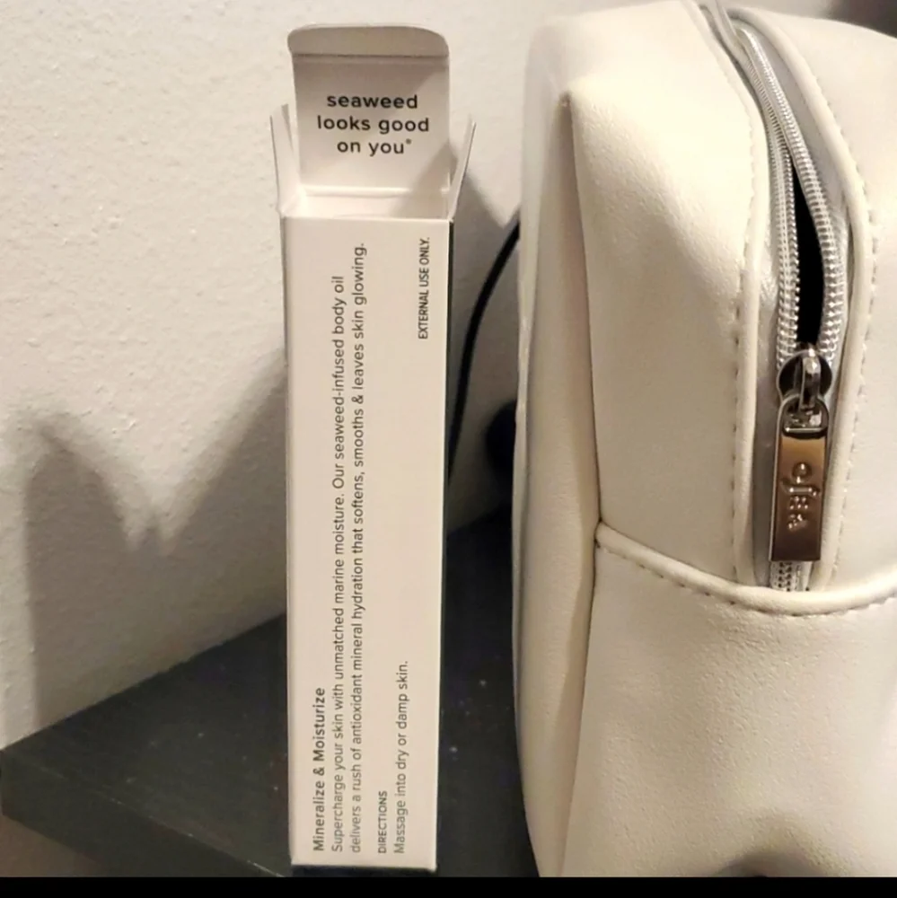 18ml Undaria algae body oil with osea carry on bag